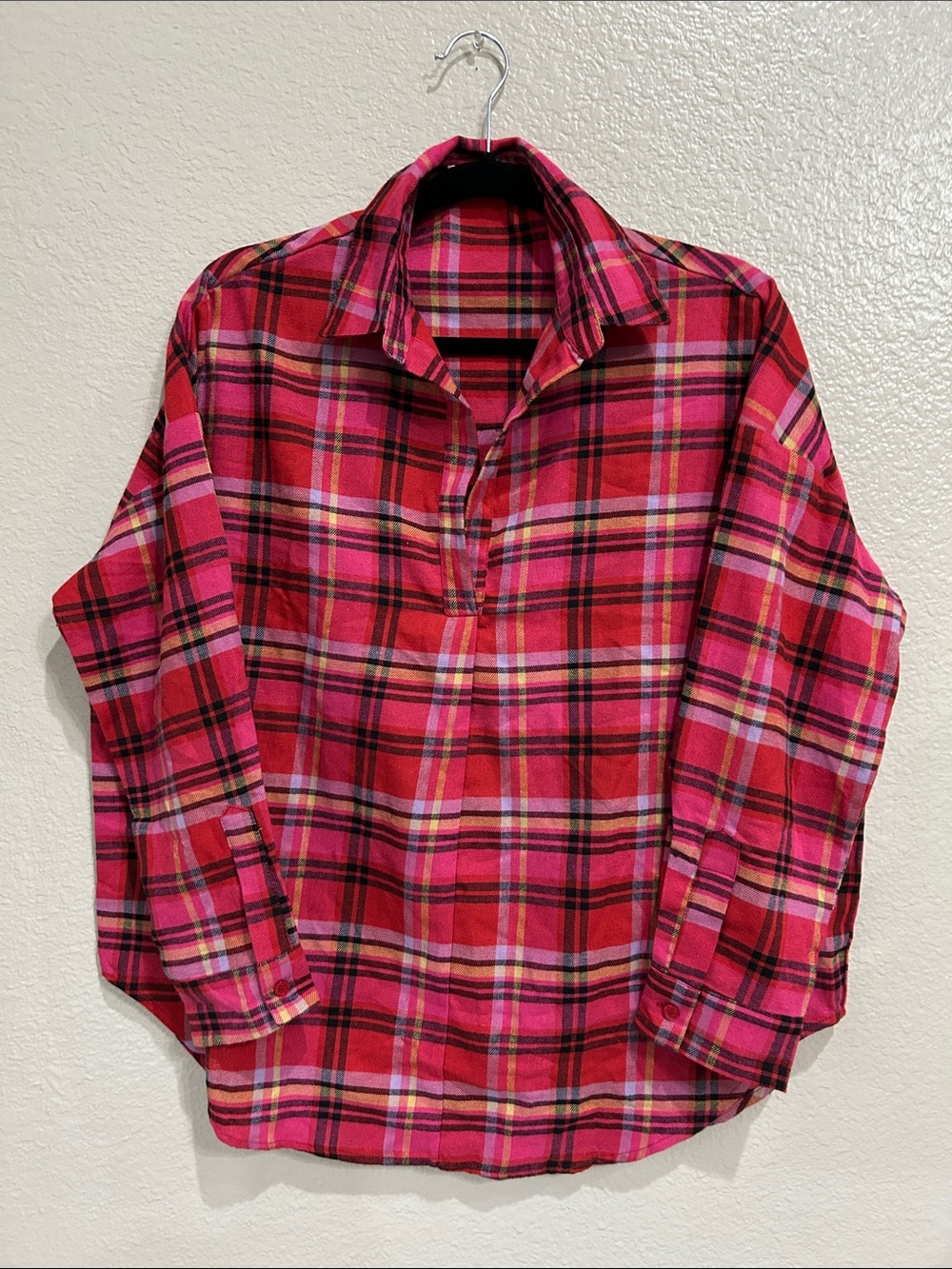 Day + Moon Women’s Red Pink Plaid Popover Button-Up Shirt V Neck Sz S  Summer